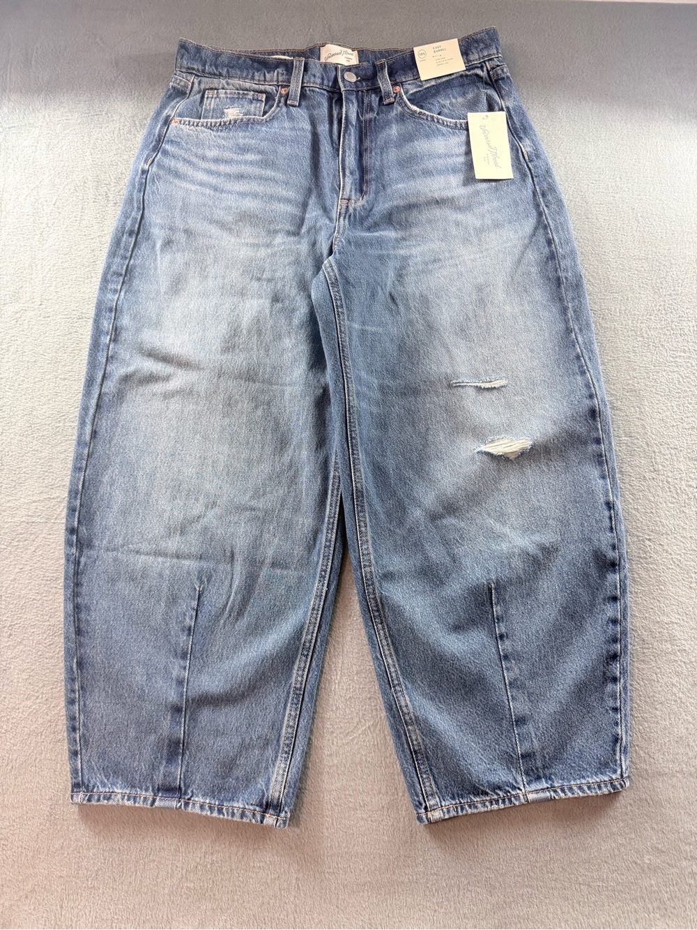 Universal Thread Light Blue High-Rise Easy Barrel Jeans